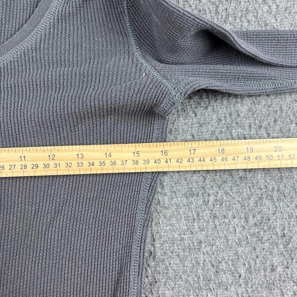 Mossimo Supply Co Women's Medium Gray Thermal Long Sleeve V-Neck Top - Picture 4 of 5